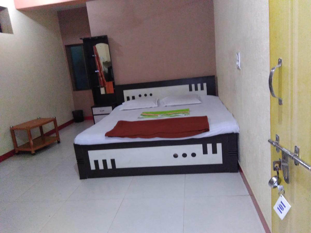 Sai Prasad Guest House Murūd Стая снимка